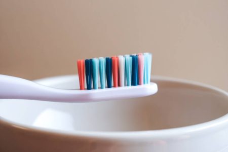 Comment bien utiliser le fil dentaire pour une hygiène impeccable