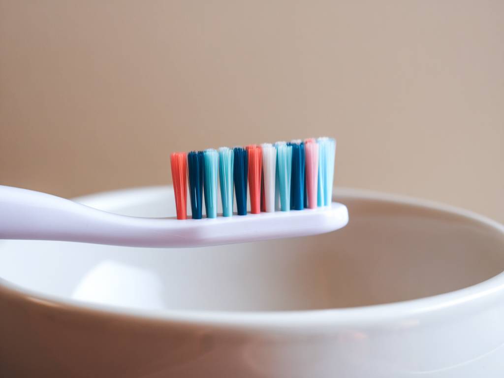 Comment bien utiliser le fil dentaire pour une hygiène impeccable